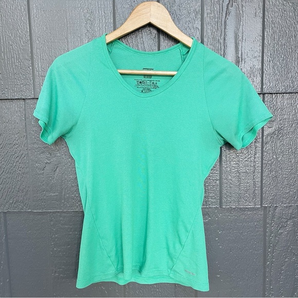 Women's Patagonia Teal Sea Green Active Performance Short Sleeve Top - Picture 3 of 8